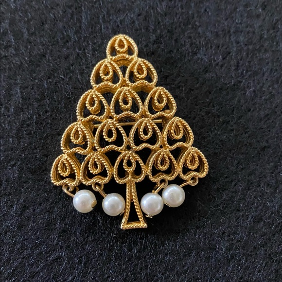 Cadoro Jewelry - Rare Vintage Cadoro Christmas Tree Brooch Pin